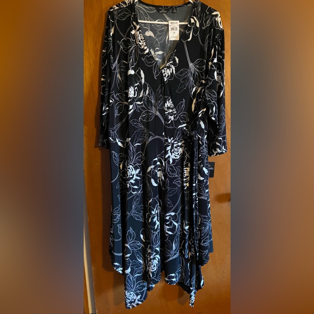 NWT Mile Gabrielle Dress